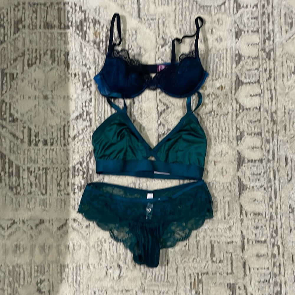 Bra Set of Three 34C, M, S